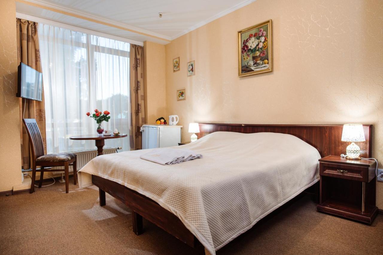 Hotel Club Ph Truskavets Exterior foto